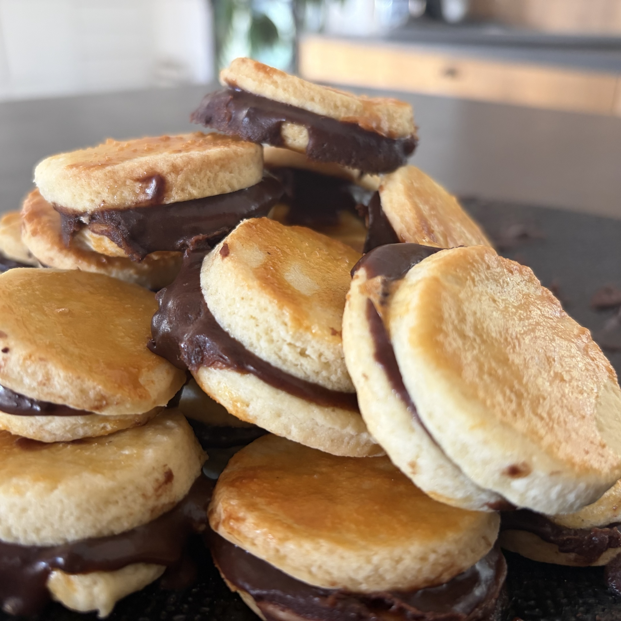 Biscuits fourrés au chocolat