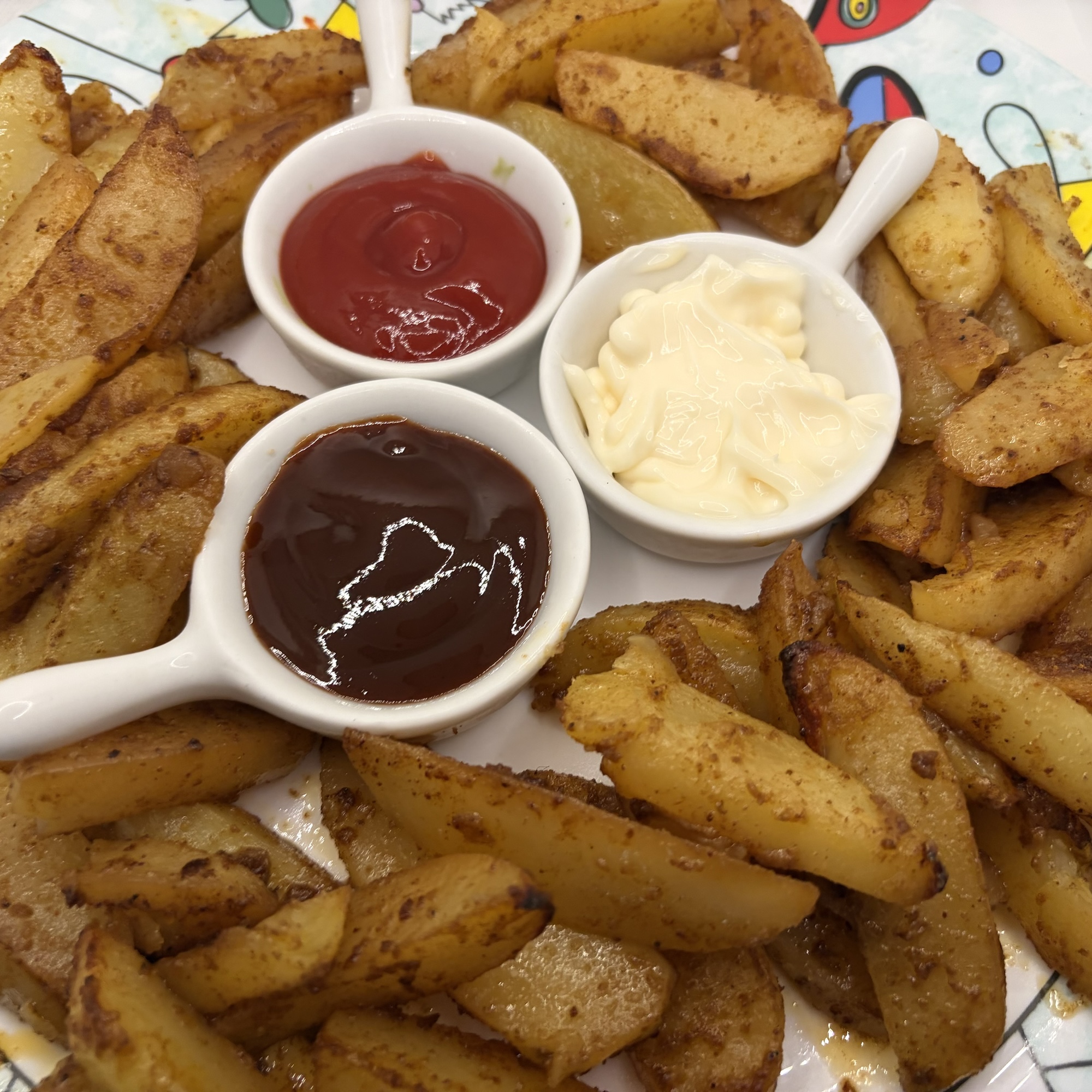 Frites ou potatoes au paprika cuites au four