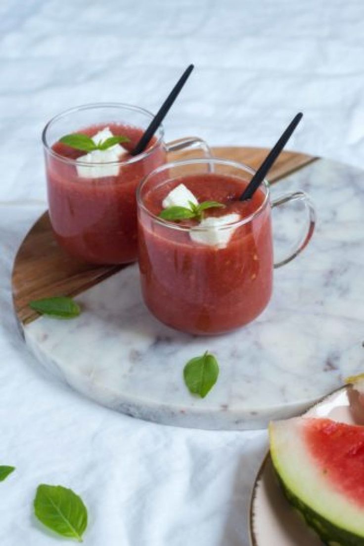 Soupe froide tomates pastèques fêta et basilic