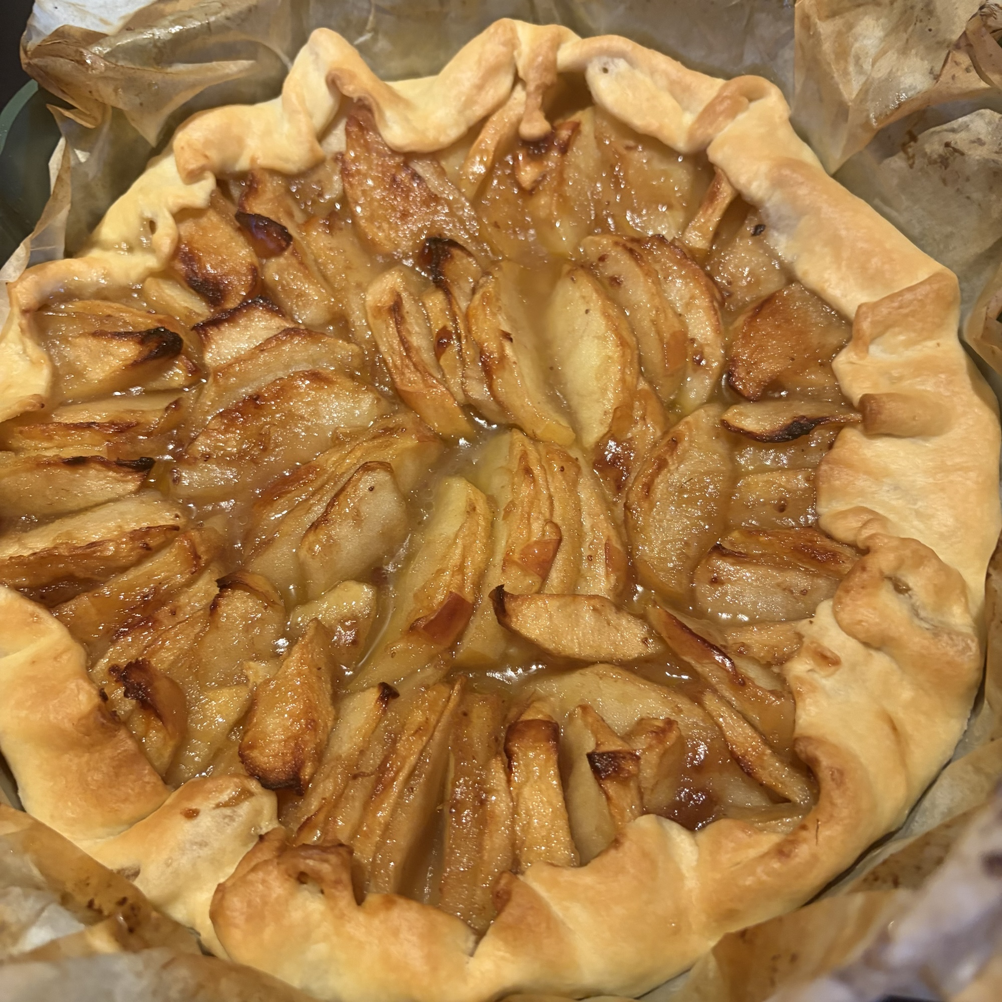 🍎 Tarte fine aux pommes et à la confiture de fraises 🍓