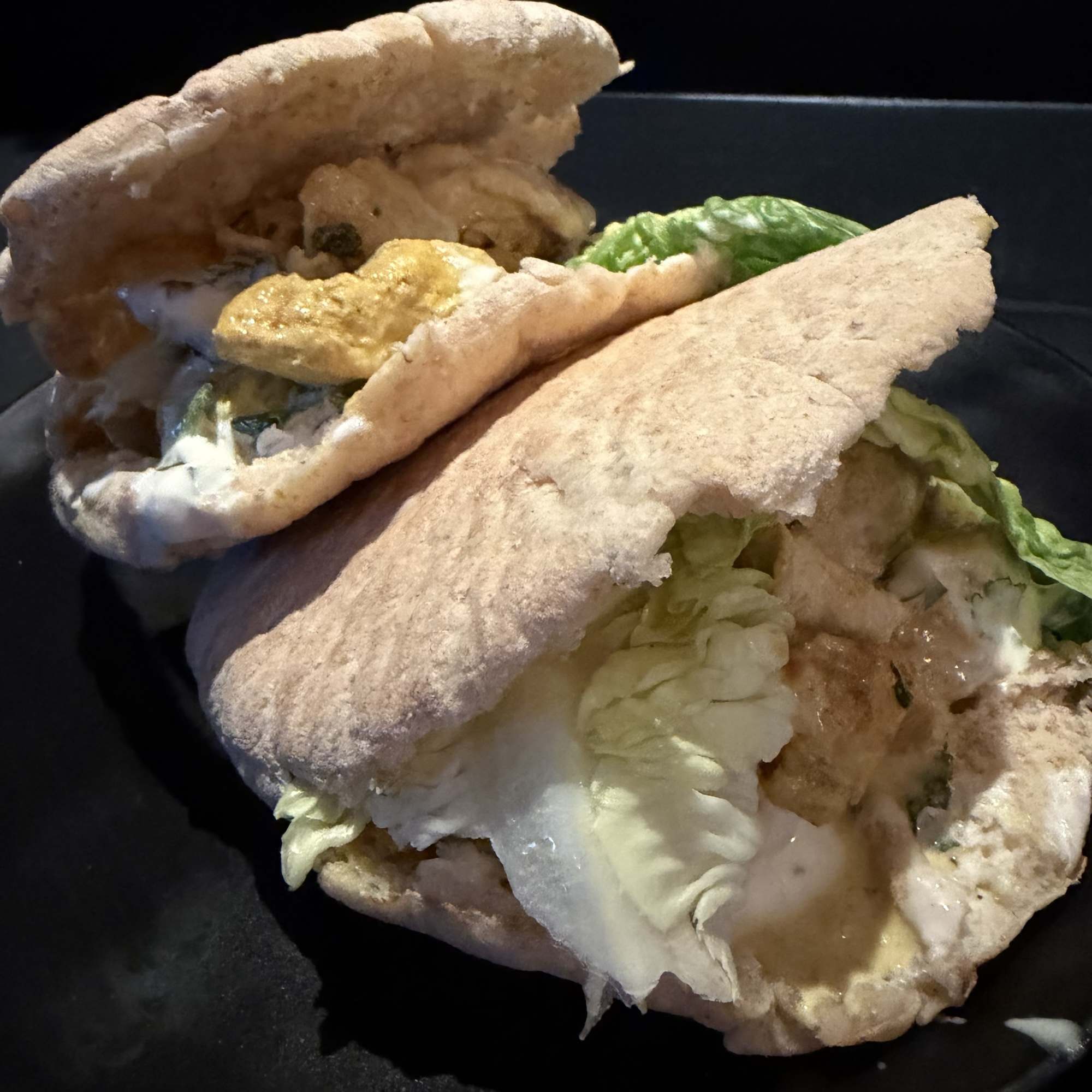 🥙 Pitas au poulet grillé, sauce crémeuse à la coriandre